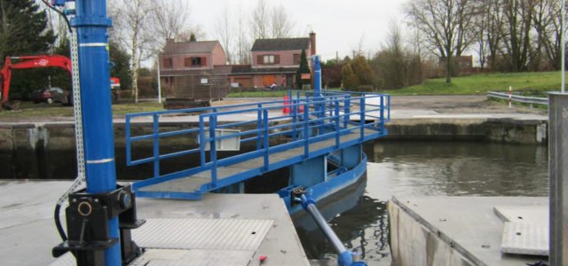 Quesnoy lock on Dêule (59) – door/water gate/aqueduct Valve