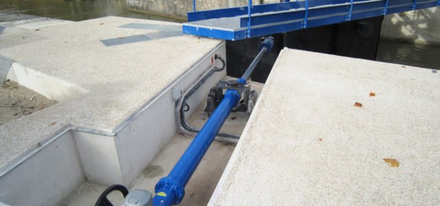 Locks on Canal Petite Seine – door and water gate