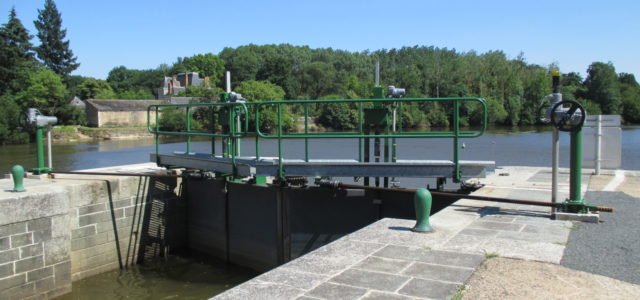 Lock in Mirwault  (53) – door and water gate